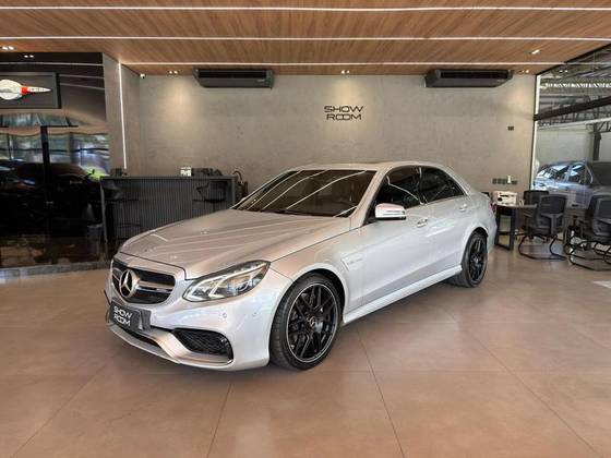 MERCEDES-BENZ E 63 AMG 5.5 V8 32V BI-TURBO GASOLINA 4P AUTOMÁTICO